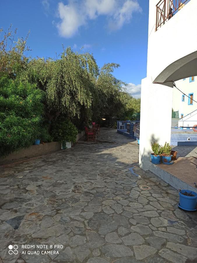 Giannis Apartments By Climbing House Panormos  Exterior photo